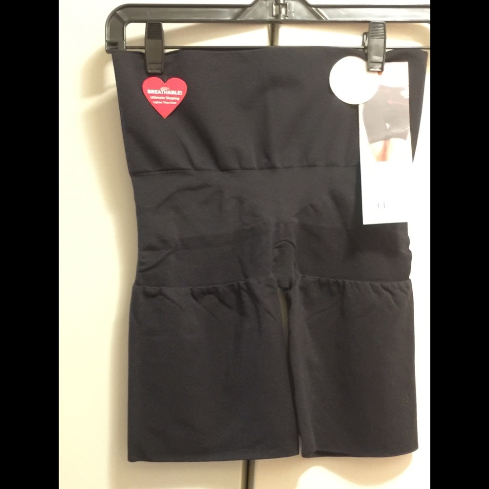 NWT Assets Spanx Shaping Shorts